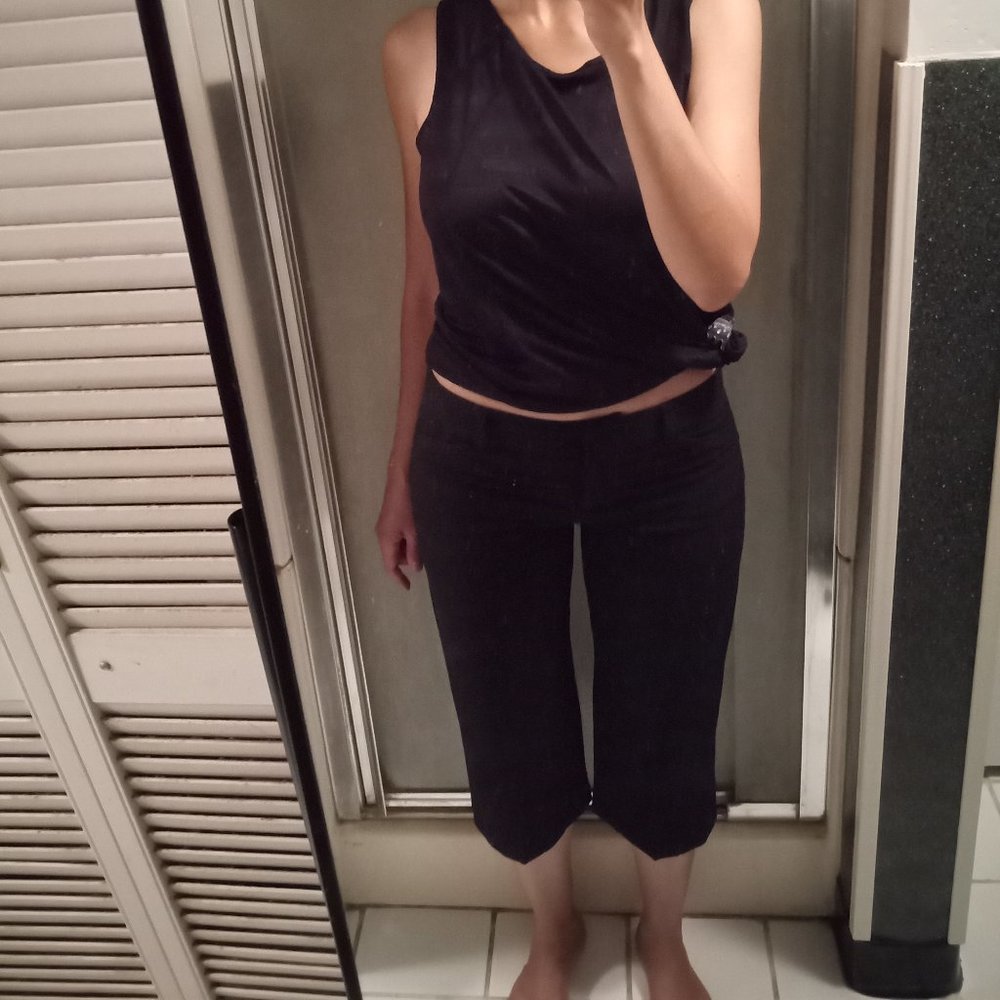 Women's black capri pants Size 5